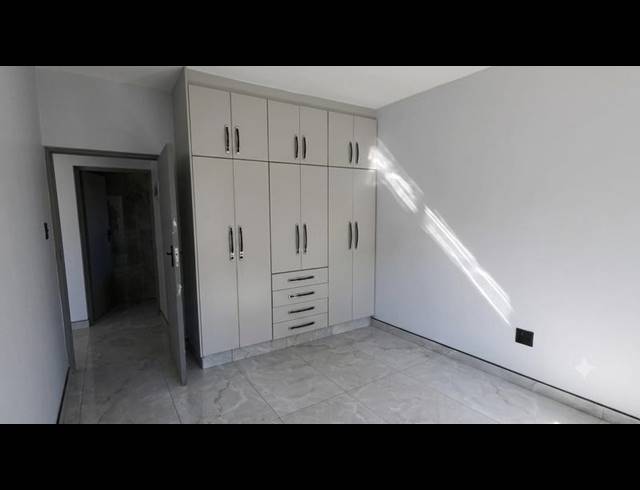 2 BEDROOM APARTMENT FOR SALE IN ESCOMBE